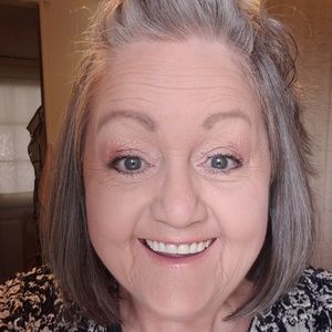 Meet your Posher, Julie anne